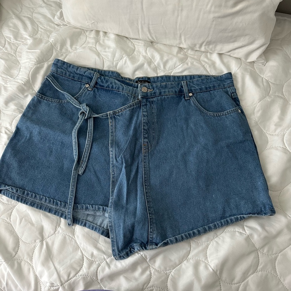 Boohoo Blue Jean Shorts/Skort with Tie Detail
